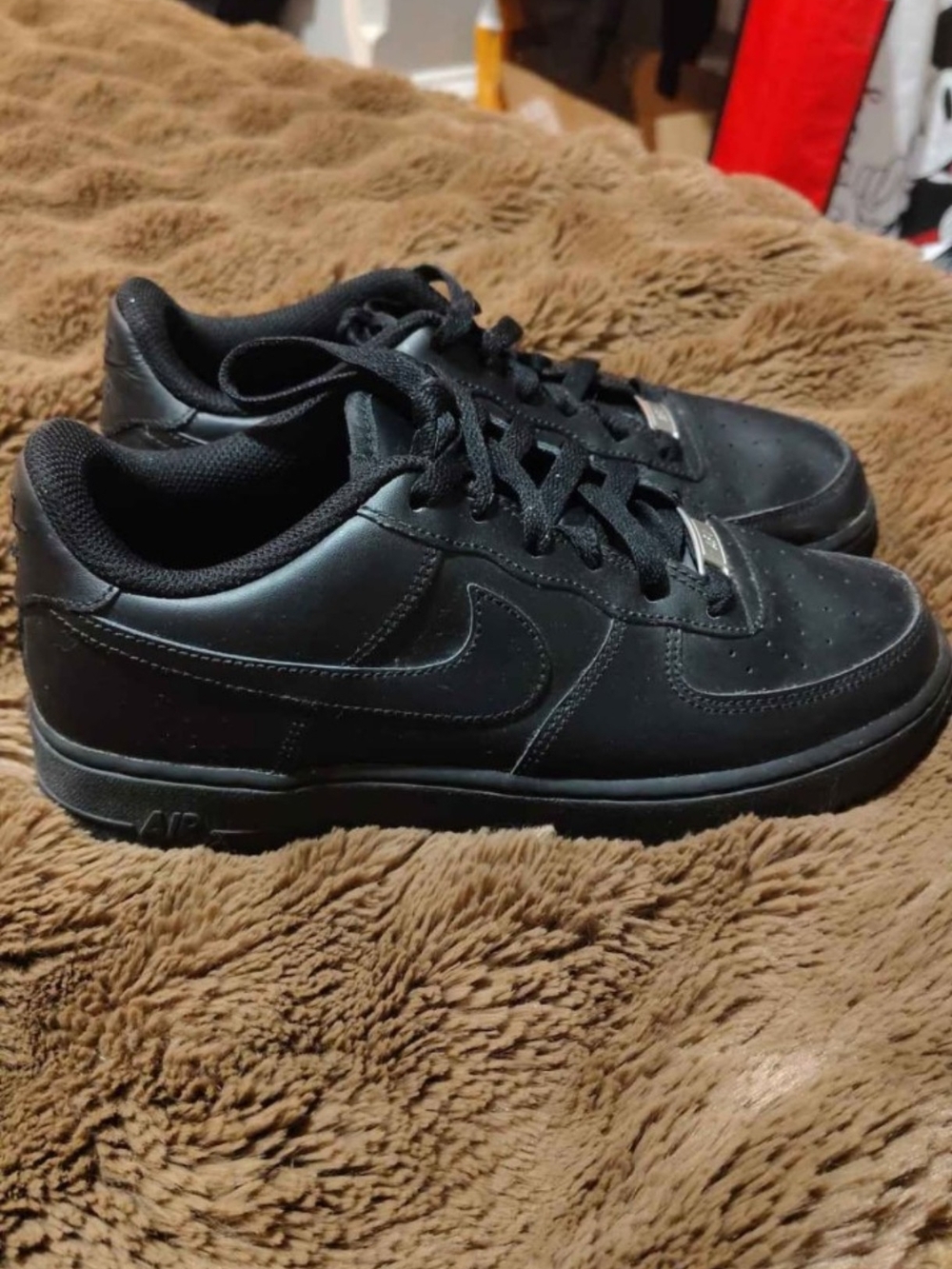 Nike Black Low-Top Leather Sneakers